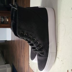 Canvas black sneakers